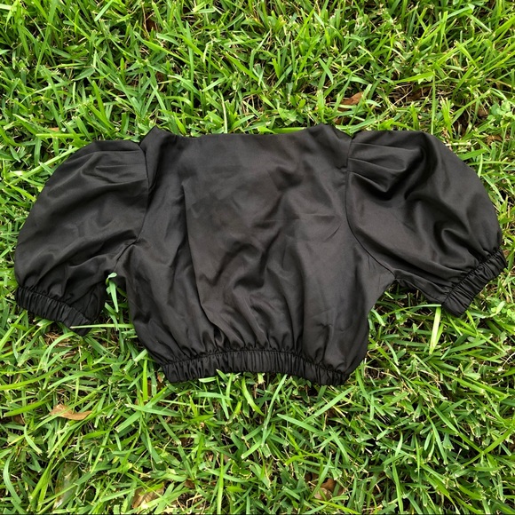 VTG 90s Black Puff-Sleeve Crop Top! 🦇 - Picture 4 of 8